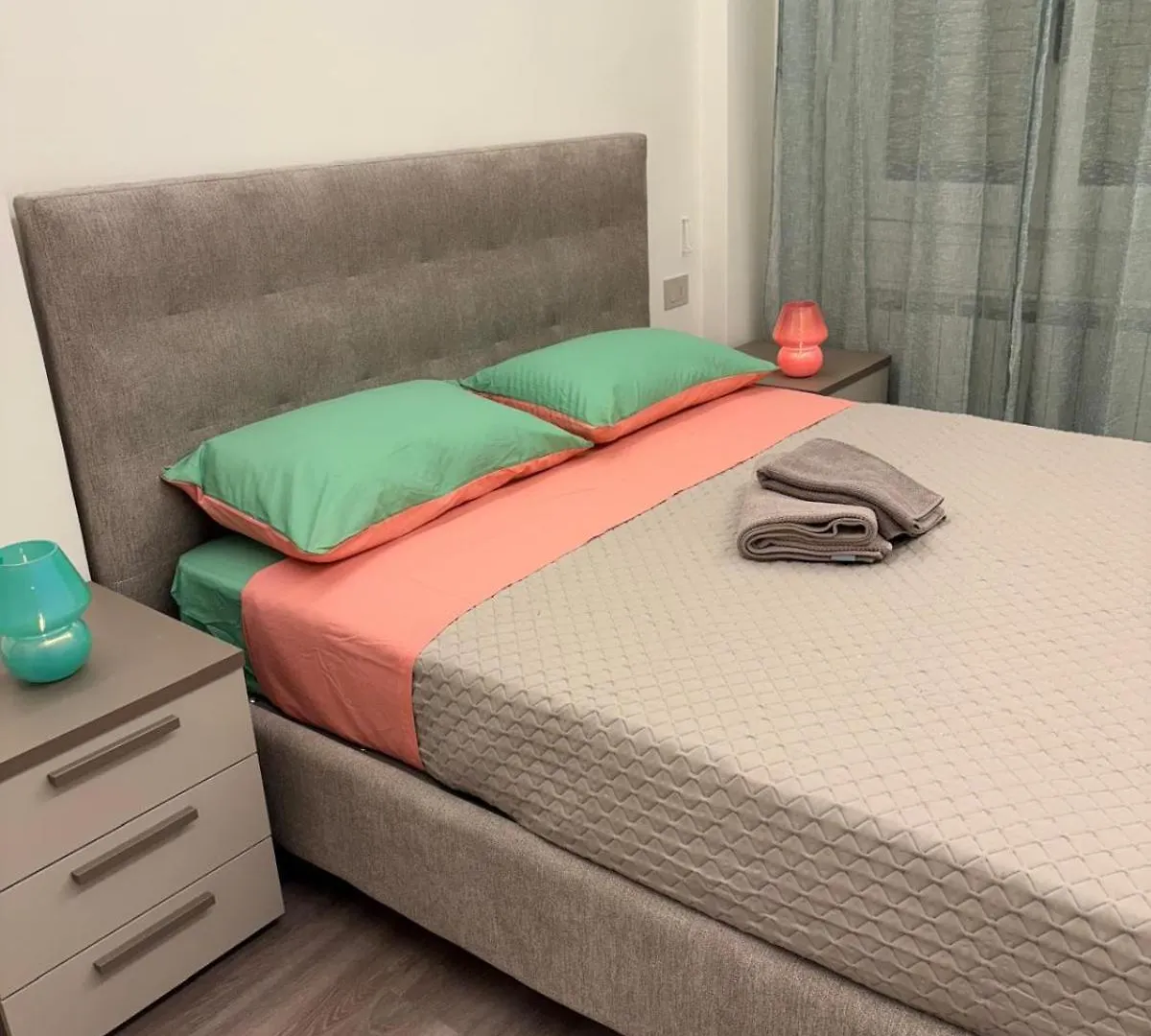 Welcome Riviera-Mazzini 30 Ristrutturato Aprile 2025- Bagno E Arredamenti Nuovi- Centralissimo A 100 M Dalle Spiaggie - Vicinissimo A Ristoranti Bar Supermercati La Scelta Ideale Per Un Soggiorno Perfetto Parcheggio A 15 Euro Al Giorno, Da Prenotare Rapallo 0*,