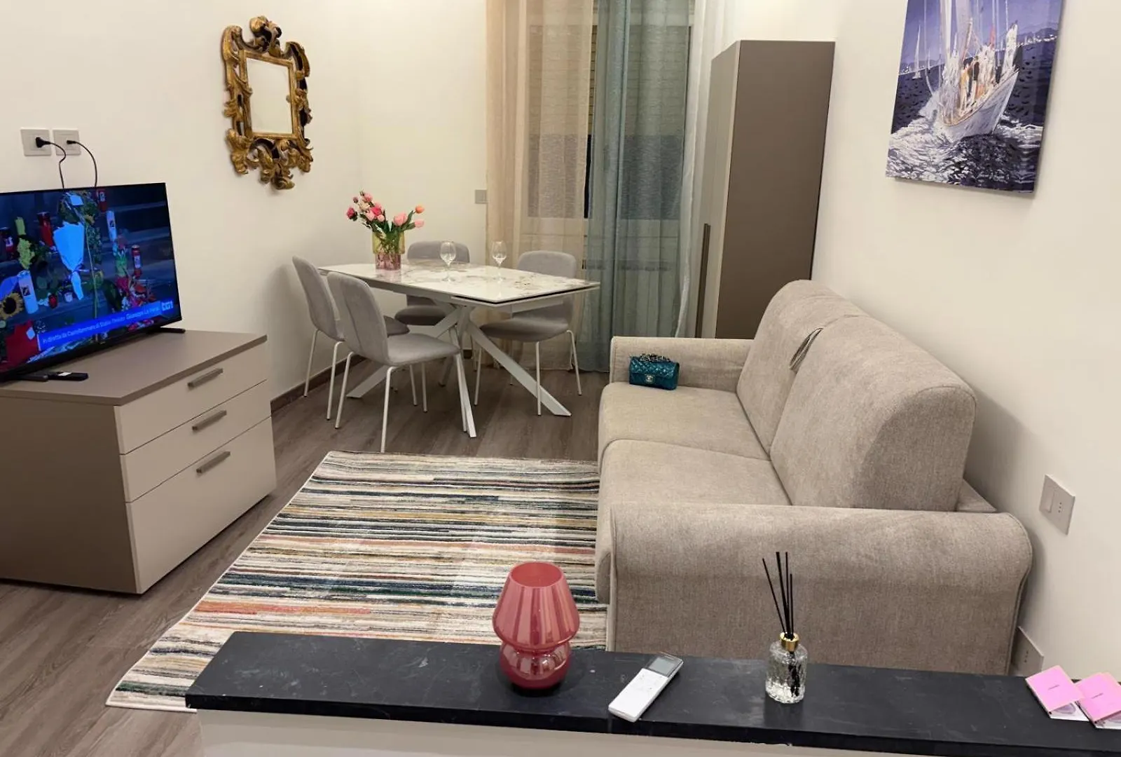 Welcome Riviera-Mazzini 30 Ristrutturato Aprile 2025- Bagno E Arredamenti Nuovi- Centralissimo A 100 M Dalle Spiaggie - Vicinissimo A Ristoranti Bar Supermercati La Scelta Ideale Per Un Soggiorno Perfetto Parcheggio A 15 Euro Al Giorno, Da Prenotare Rapallo