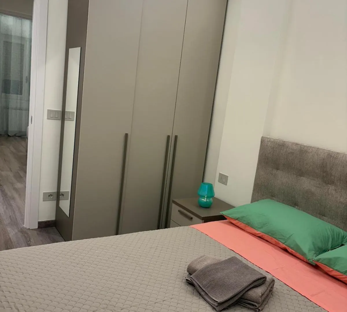 Apartment Welcome Riviera-Mazzini 30 Ristrutturato Aprile 2025- Bagno E Arredamenti Nuovi- Centralissimo A 100 M Dalle Spiaggie - Vicinissimo A Ristoranti Bar Supermercati La Scelta Ideale Per Un Soggiorno Perfetto Parcheggio A 15 Euro Al Giorno, Da Prenotare Rapallo Italy