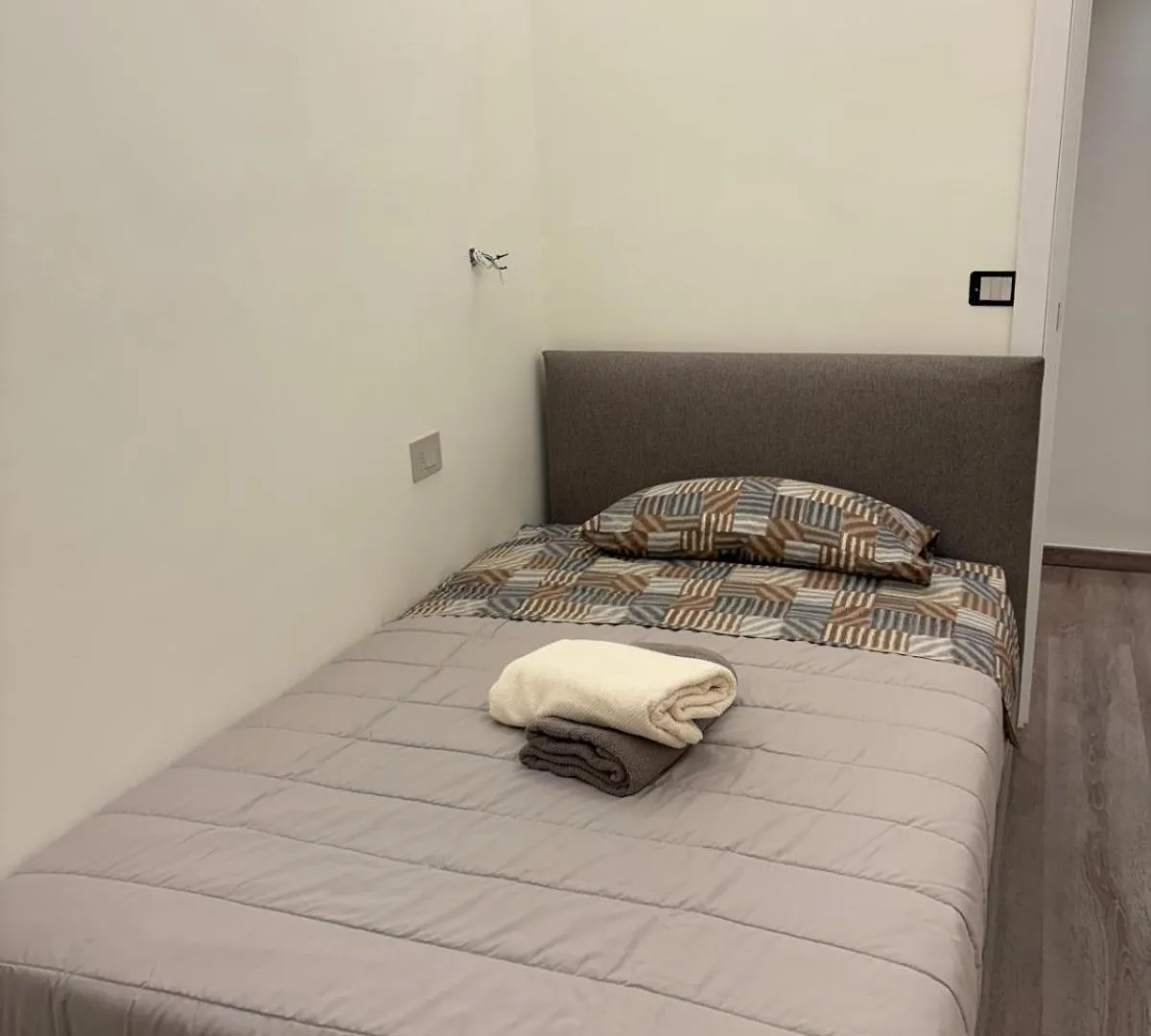 Welcome Riviera-Mazzini 30 Ristrutturato Aprile 2025- Bagno E Arredamenti Nuovi- Centralissimo A 100 M Dalle Spiaggie - Vicinissimo A Ristoranti Bar Supermercati La Scelta Ideale Per Un Soggiorno Perfetto Parcheggio A 15 Euro Al Giorno, Da Prenotare Rapallo