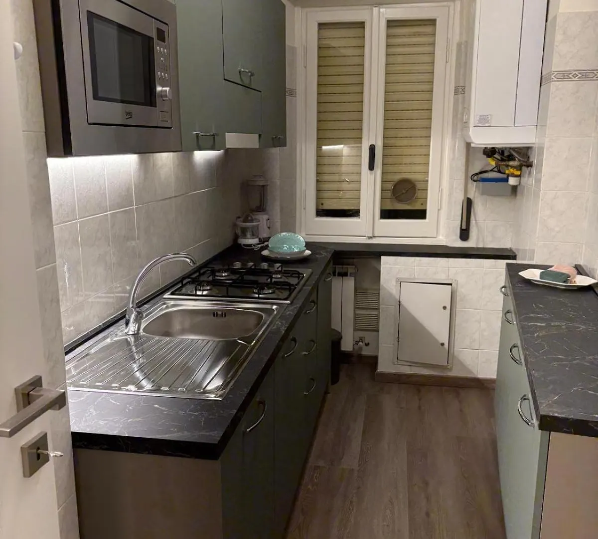 Welcome Riviera-Mazzini 30 Ristrutturato Aprile 2025- Bagno E Arredamenti Nuovi- Centralissimo A 100 M Dalle Spiaggie - Vicinissimo A Ristoranti Bar Supermercati La Scelta Ideale Per Un Soggiorno Perfetto Parcheggio A 15 Euro Al Giorno, Da Prenotare Rapallo